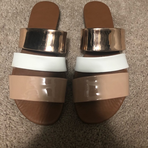 ✅ Sandals - Picture 1 of 2